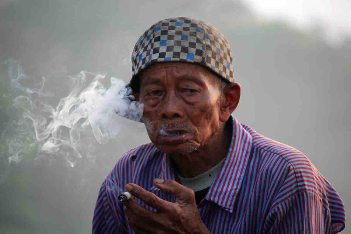 vapingdaily-smoking-Indonesian